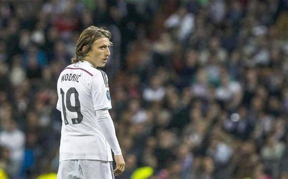 只等官宣，记者：利物浦中场莫顿已完成里昂的体检